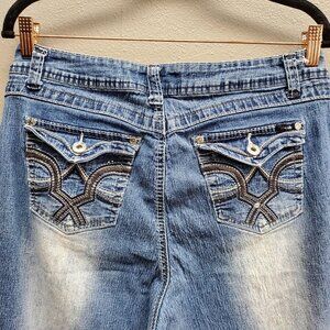 Angels Jeans Womens 16 Blue Denim Capri Embroidered Pockets Cuffed Stretch